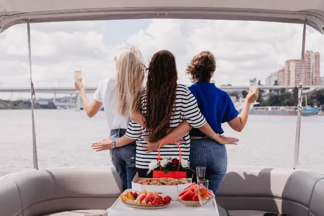 Отдых на катере